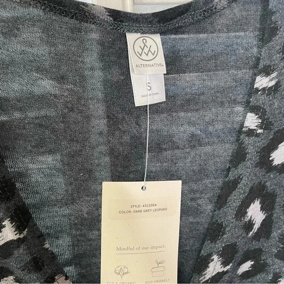 Gray leopard print romper onesie - Picture 5 of 5